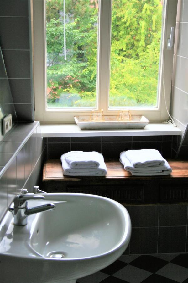 Zentrale Ferienwohnung Anker Im Sonnenblumenhaus Flensburg Bagian luar foto